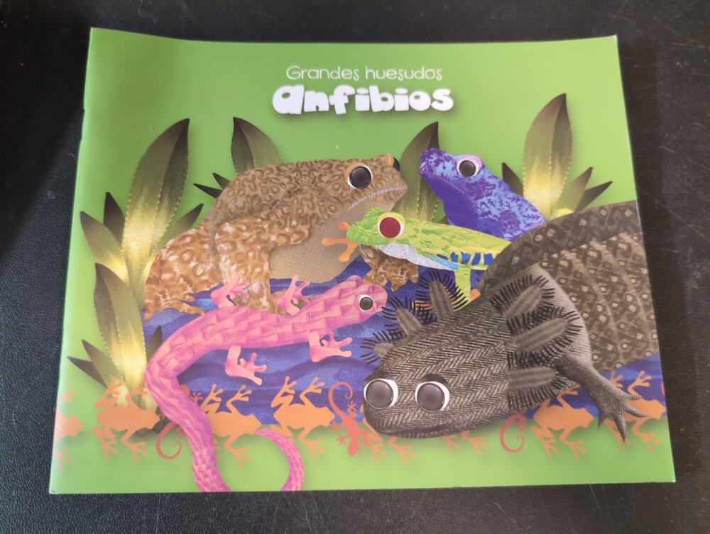 Anfibios" (Amphibians), authored by Jacinta Ramírez and Carlos Galindo TPB Book